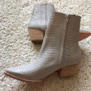 Matisse: style Caty Cowgirl booties